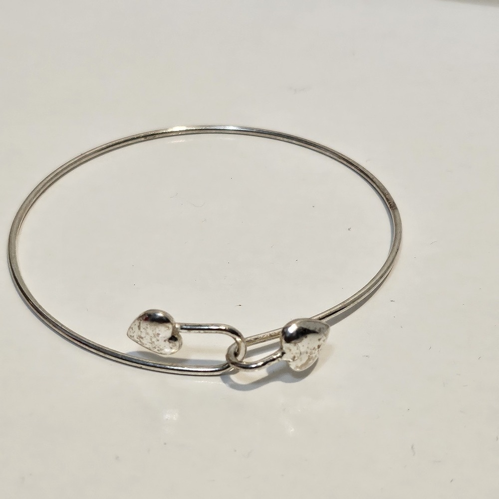 Italy 925 Sterling Silver Interlocking Heart Hook Bangle Bracelet 2.5 Inch6g